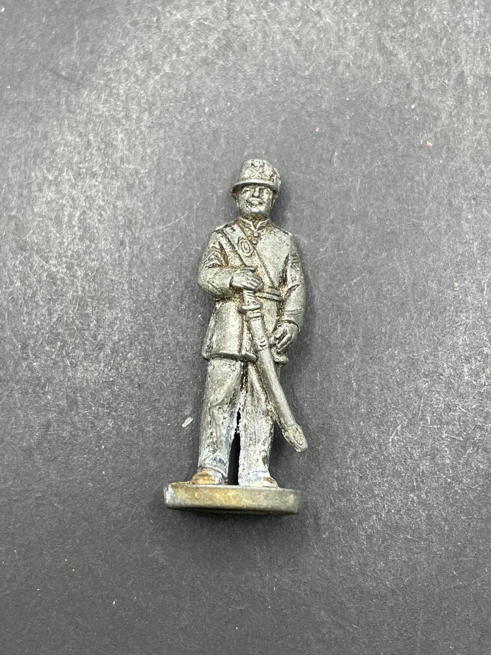 Kinder Surprise Miniature Soldier Holding Rifle Metal Stamped 11B 39.4MM